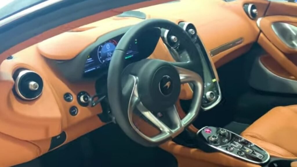 2022 mclaren gt steering wheel