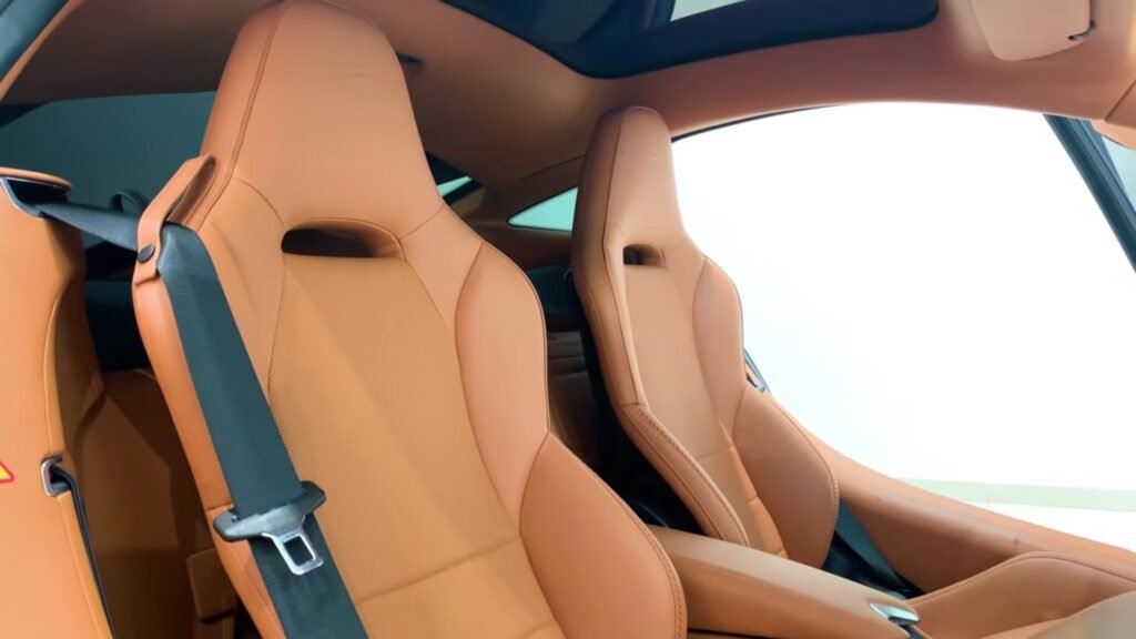 2022 mclaren gt seat