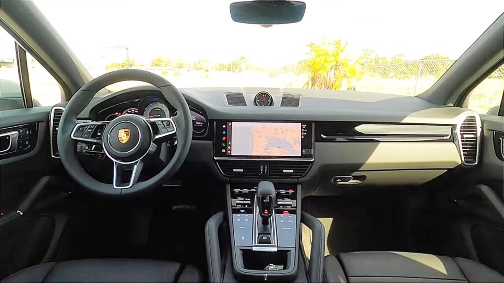 2023 Porsche Cayenne interior