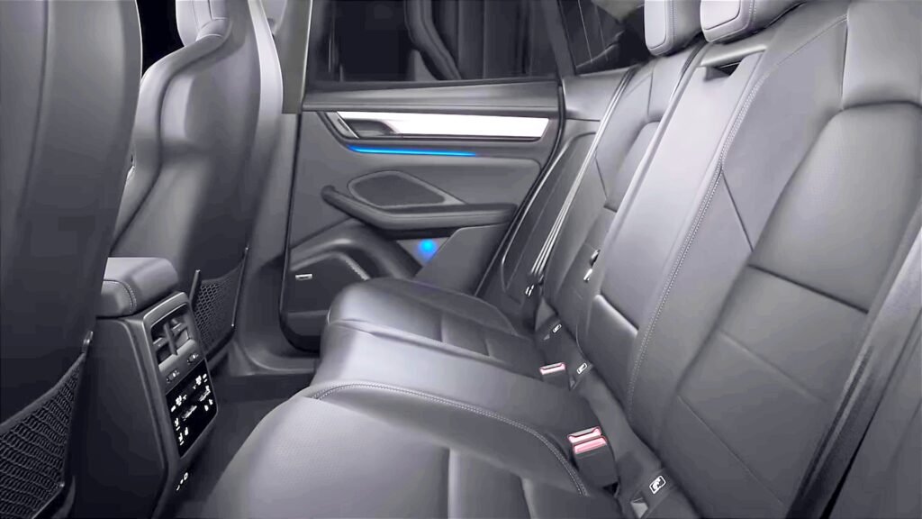 2025 Porsche Macan EV seat